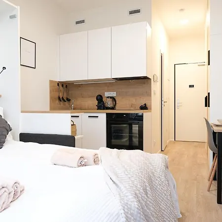 Aparthotel Rentero Mymozart 4*
