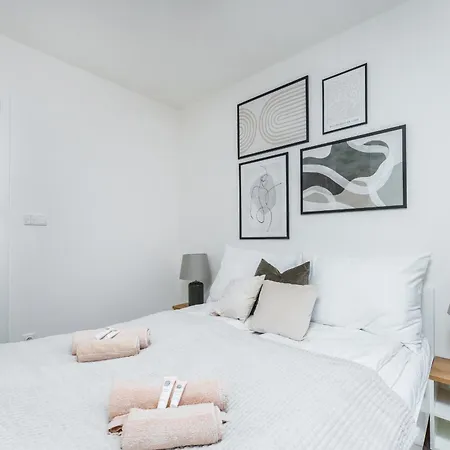 Rentero Mymozart Aparthotel