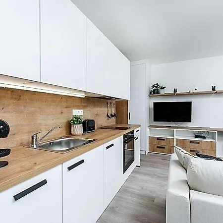 Rentero Mymozart Hotel apartamentowy Praga