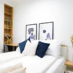 Rentero Mymozart Apartmanhotel 4*