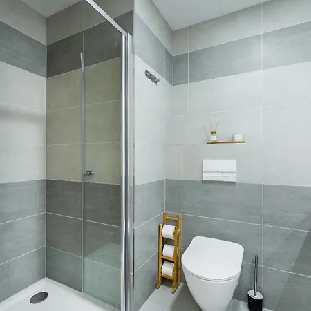 מלון דירות Rentero Mymozart 4*