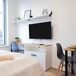 Rentero Mymozart 아파트호텔 4*